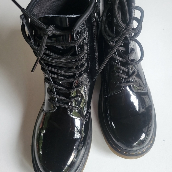 COPY - Dr martens size us 5 M/ 6 us L pre-owned - Picture 2 of 10